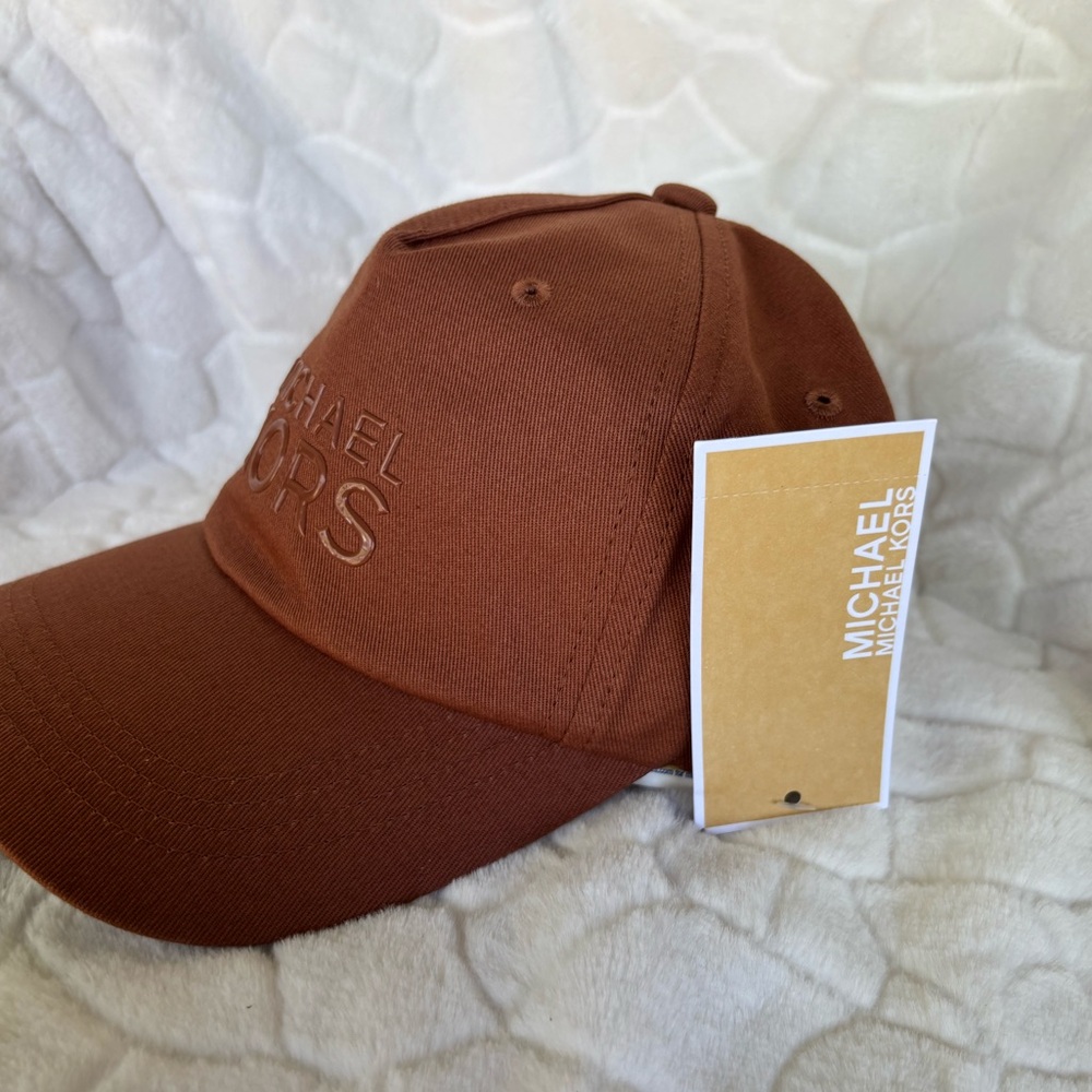 Michael Kors Logo Cap - Picture 2 of 13